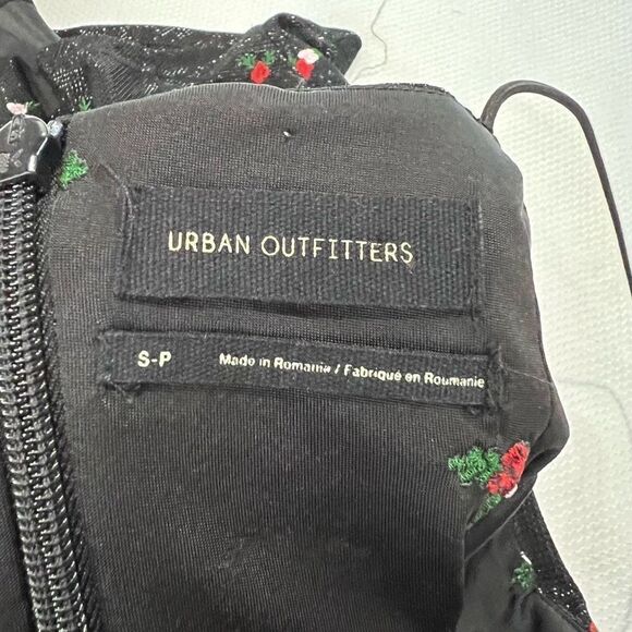 Urban Outfitters Colette Shimmer Rose‎ Embroidery Mini Dress - Picture 5 of 9